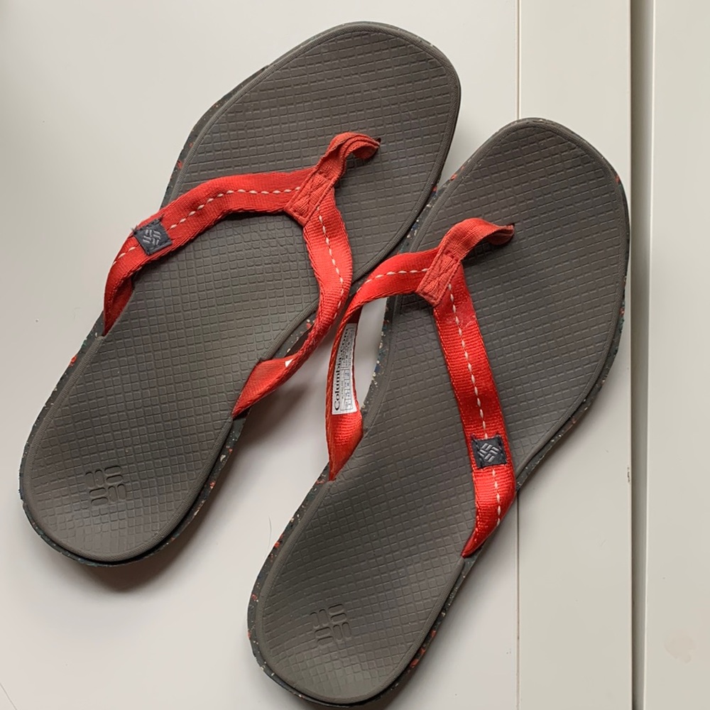 Columbia red womens flip flop sandals